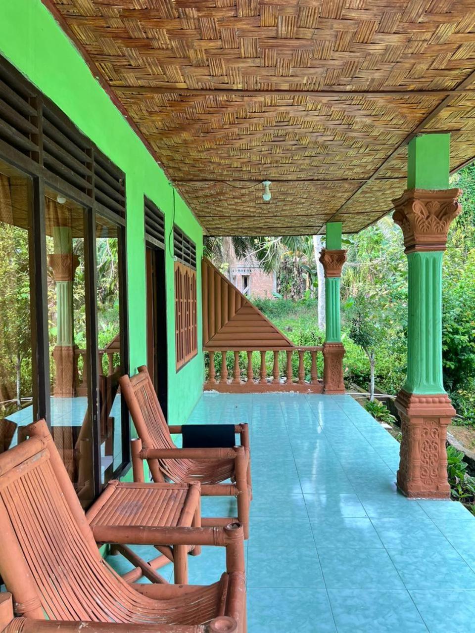 Wisma Batu Mandi Bukit Lawang Exteriör bild