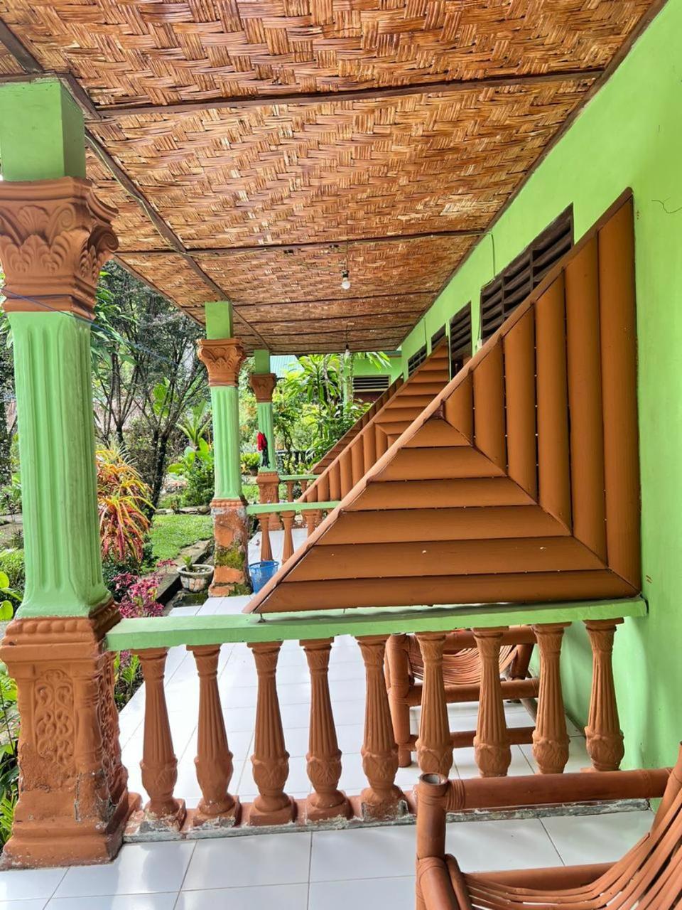 Wisma Batu Mandi Bukit Lawang Exteriör bild