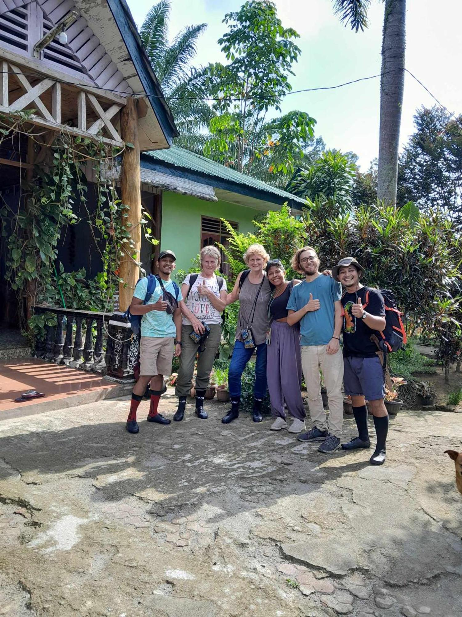 Wisma Batu Mandi Bukit Lawang Exteriör bild