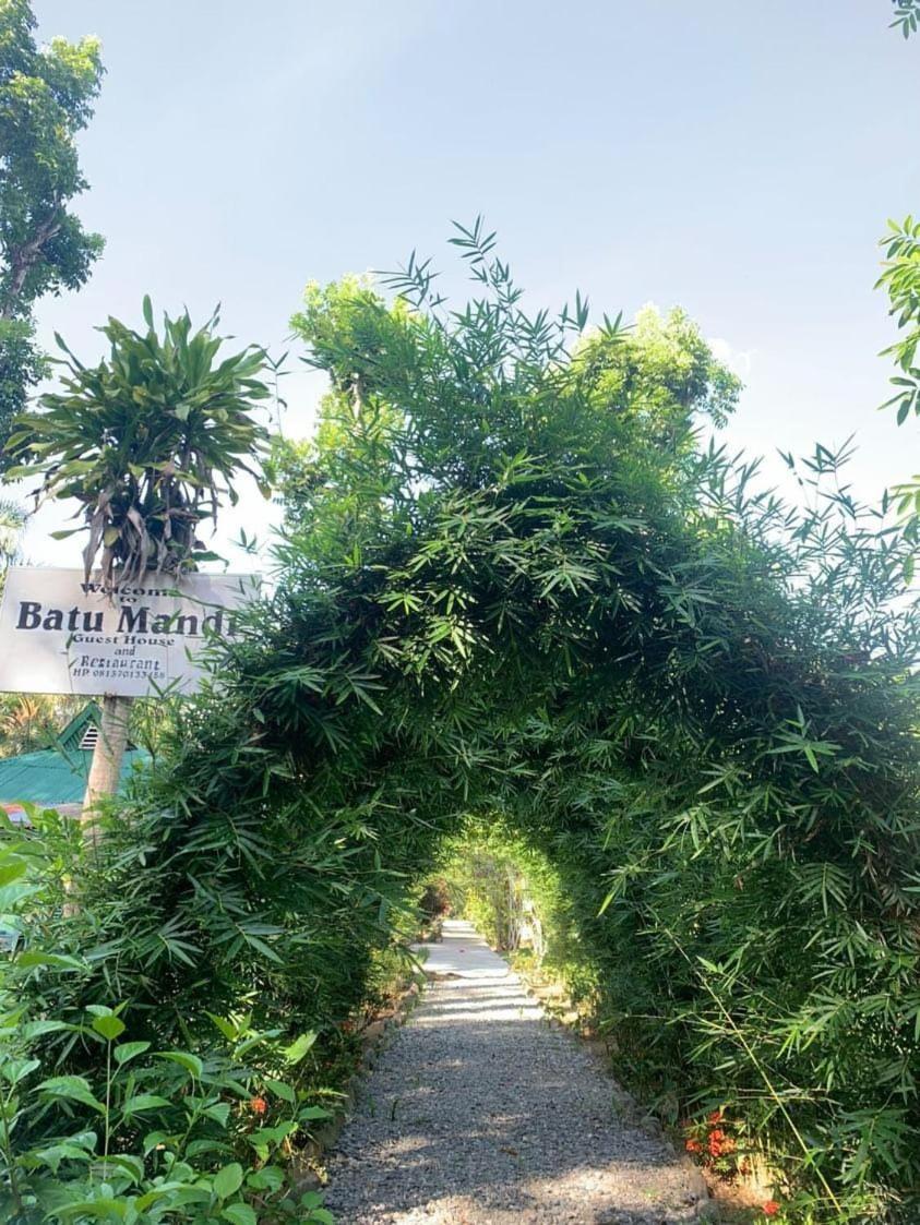 Wisma Batu Mandi Bukit Lawang Exteriör bild