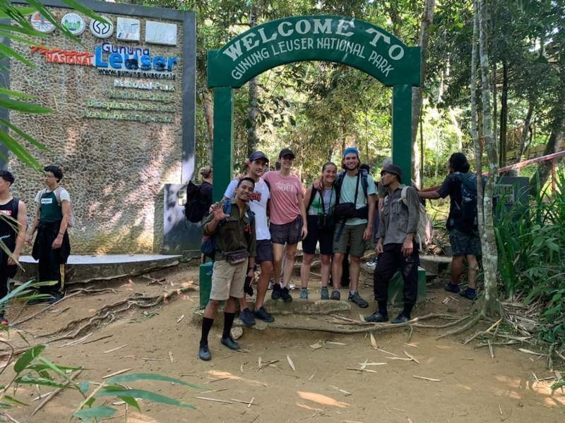 Wisma Batu Mandi Bukit Lawang Exteriör bild