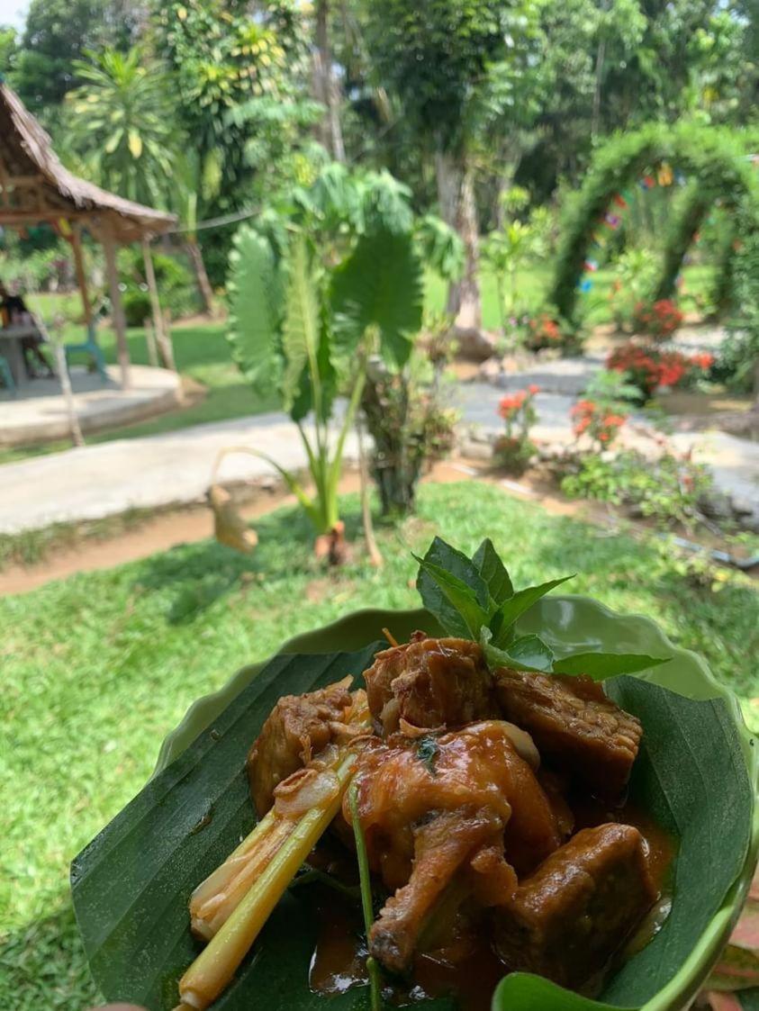 Wisma Batu Mandi Bukit Lawang Exteriör bild