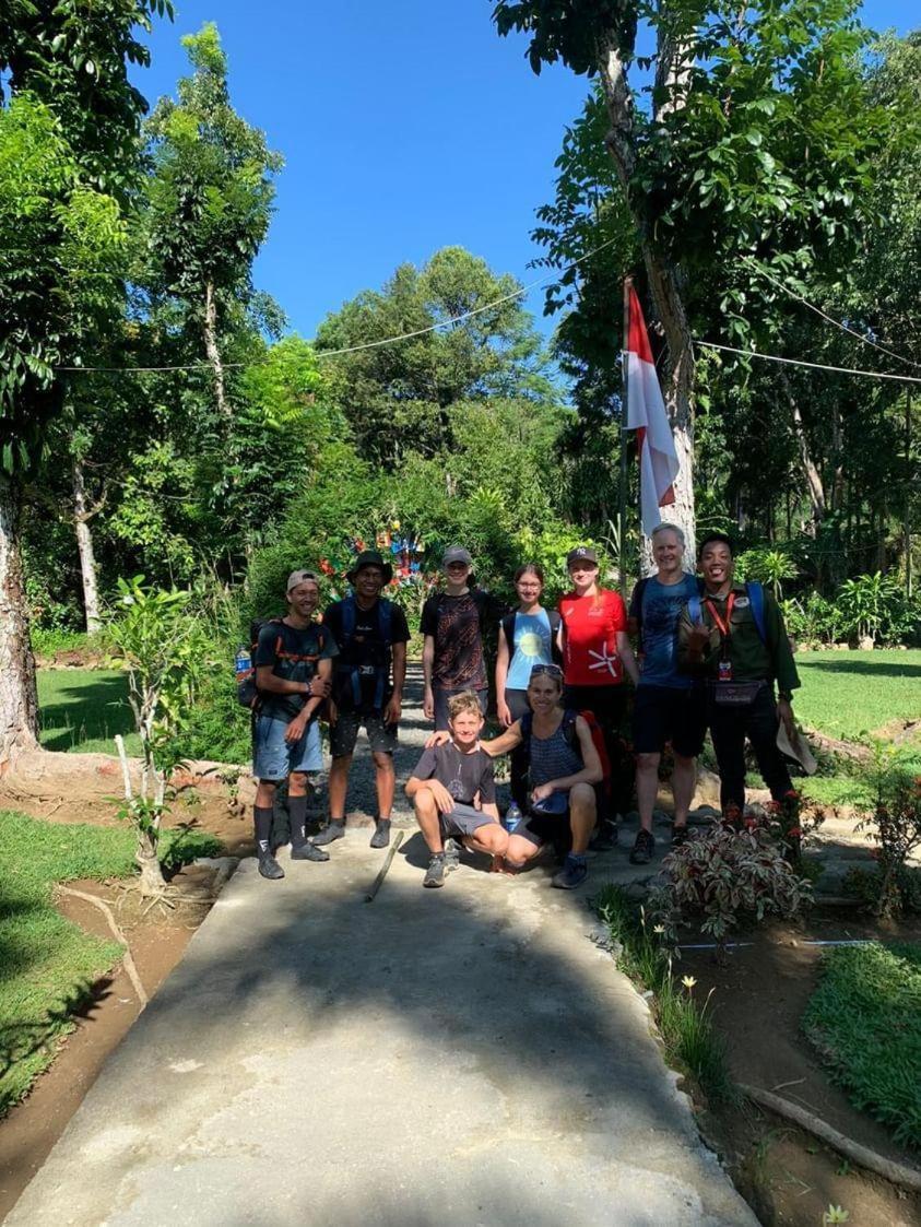 Wisma Batu Mandi Bukit Lawang Exteriör bild