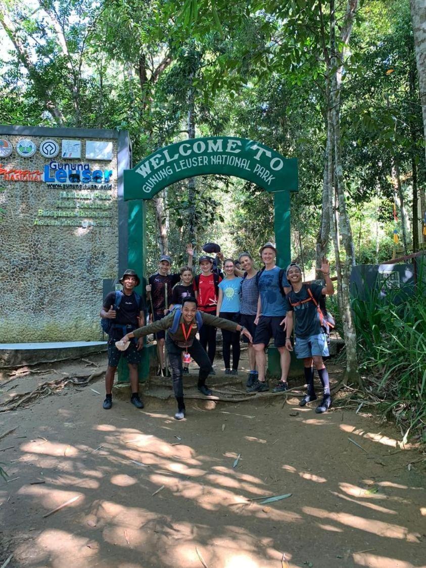 Wisma Batu Mandi Bukit Lawang Exteriör bild