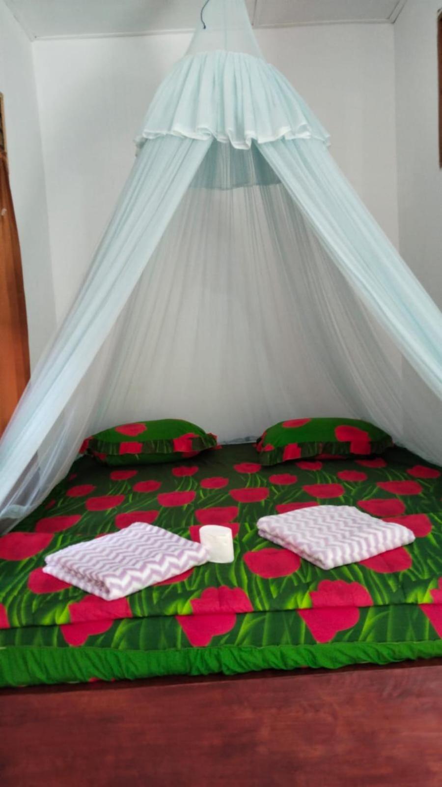Wisma Batu Mandi Bukit Lawang Exteriör bild
